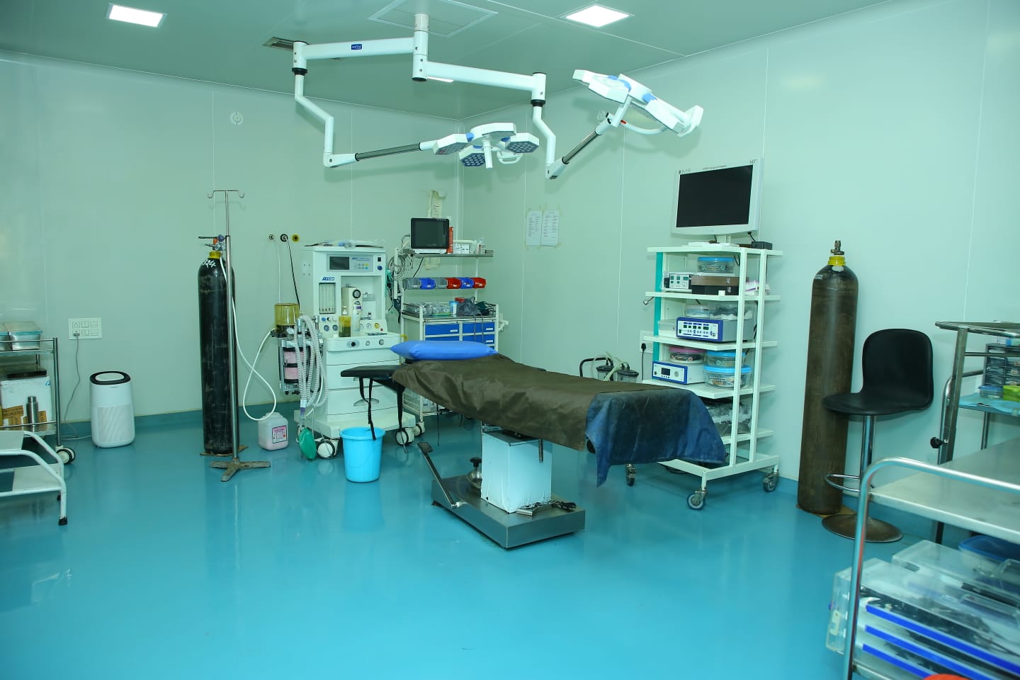 Advanced Laparoscopic Surgery at Sri Sai Shirisha Hospital – Top Gynecology Clinic in MLG